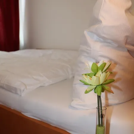 Voyage 3* Bonn
